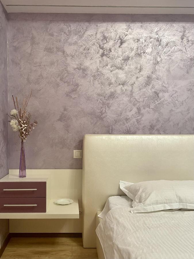 Home Away From Home - Dristor Bukares Bagian luar foto