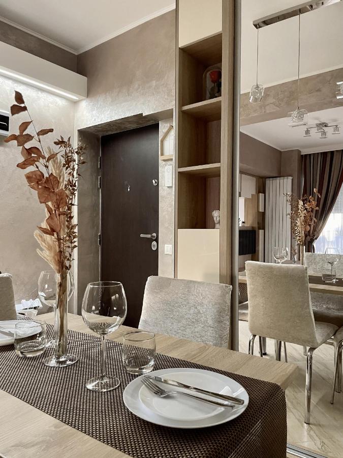 Home Away From Home - Dristor Bukares Bagian luar foto